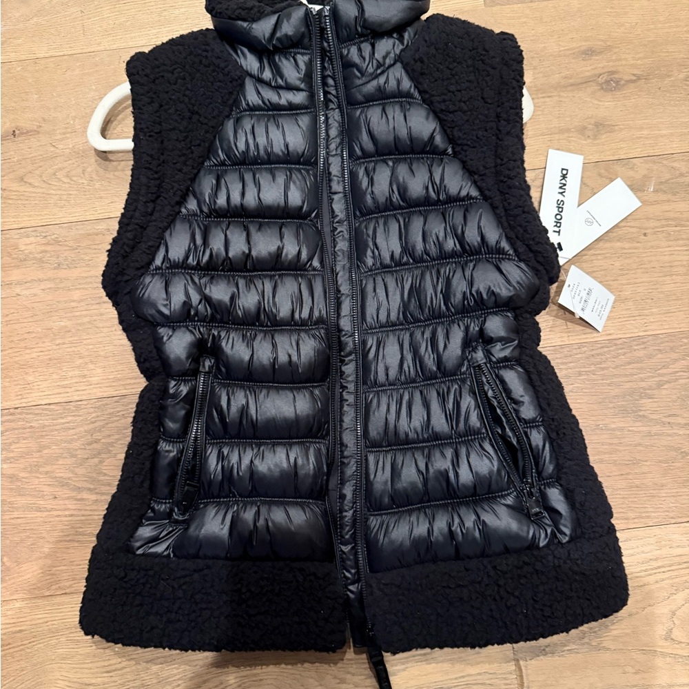 DKNY Sport vest with Sherpa details